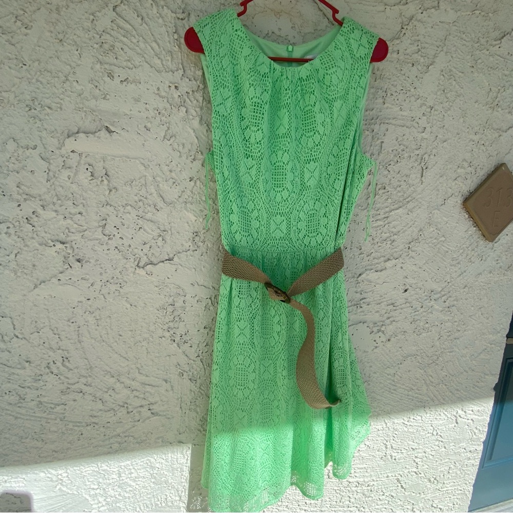 NWOT Sleeveless Green Dress with Belt Lace detail size 16 XL New